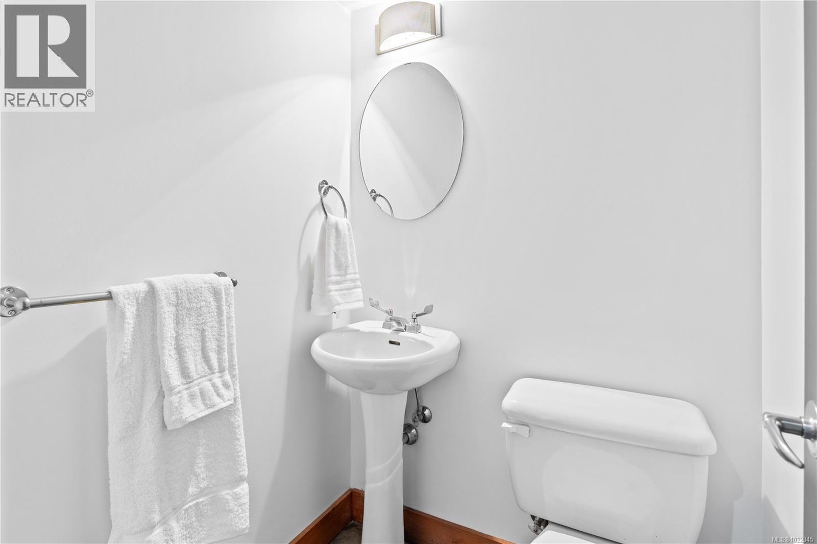 204 588 Pandora Avenue, Victoria