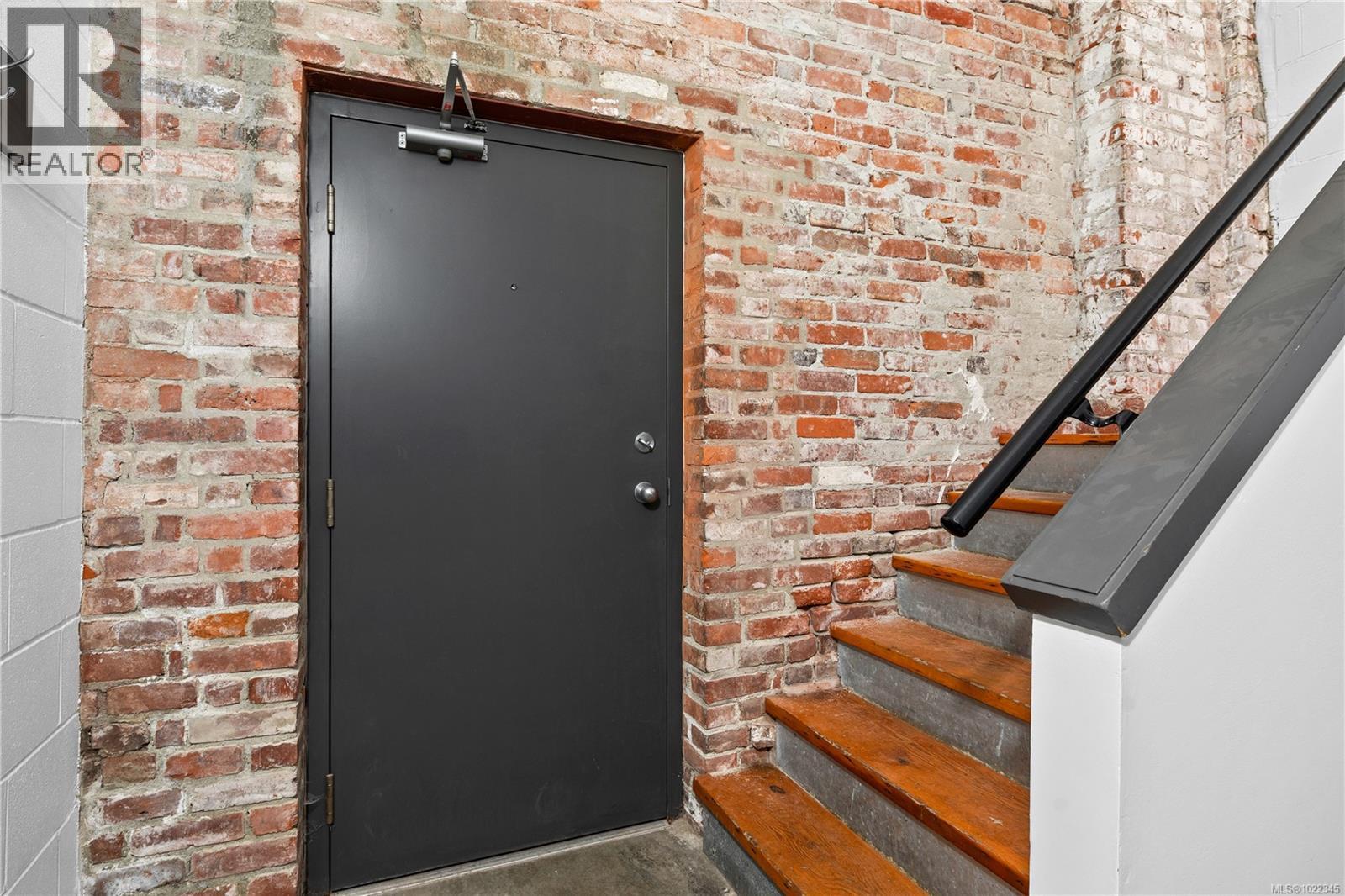 204 588 Pandora Avenue, Victoria