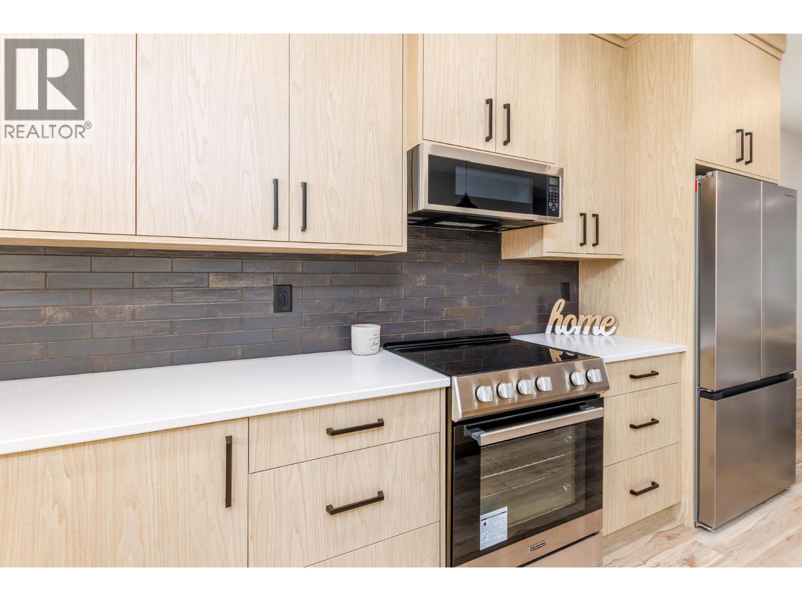  2374 6 Avenue Southeast, Salmon Arm