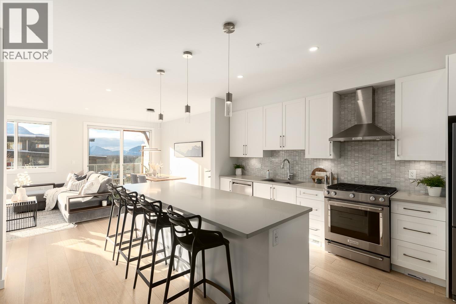 41324 HORIZON DRIVE, Squamish