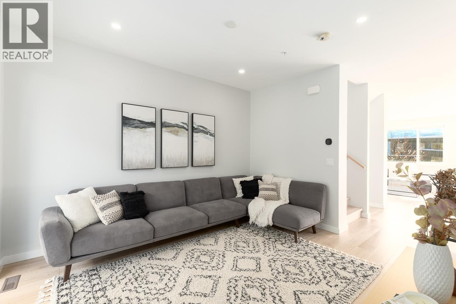 41324 HORIZON DRIVE, Squamish