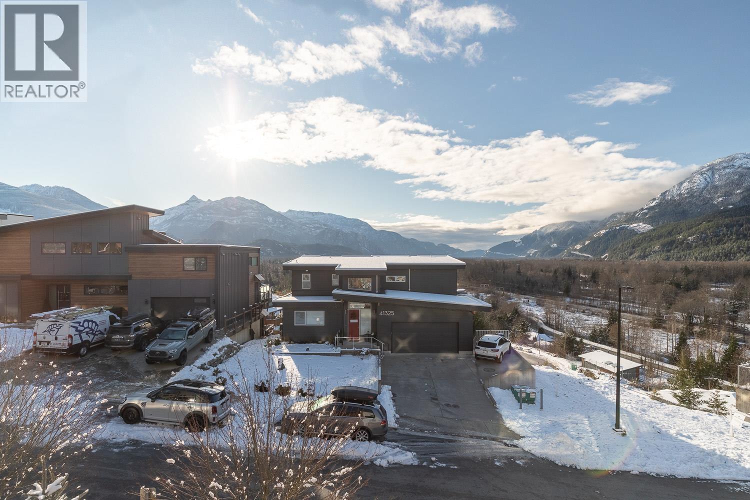 41324 HORIZON DRIVE, Squamish