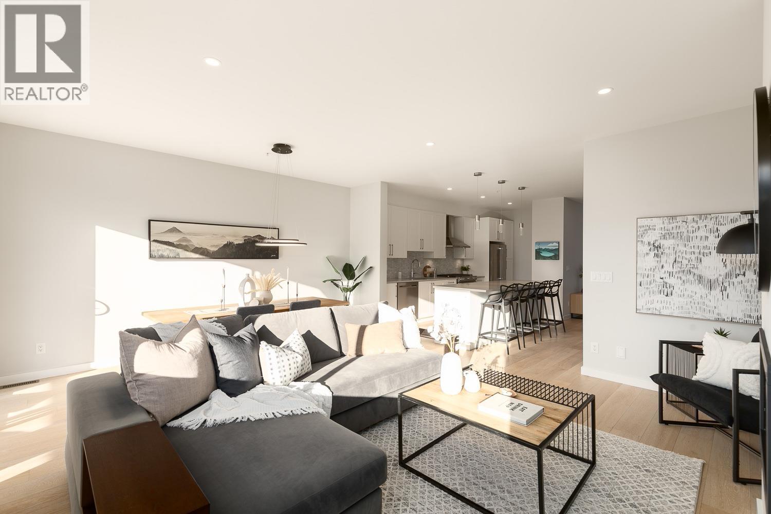 41324 HORIZON DRIVE, Squamish