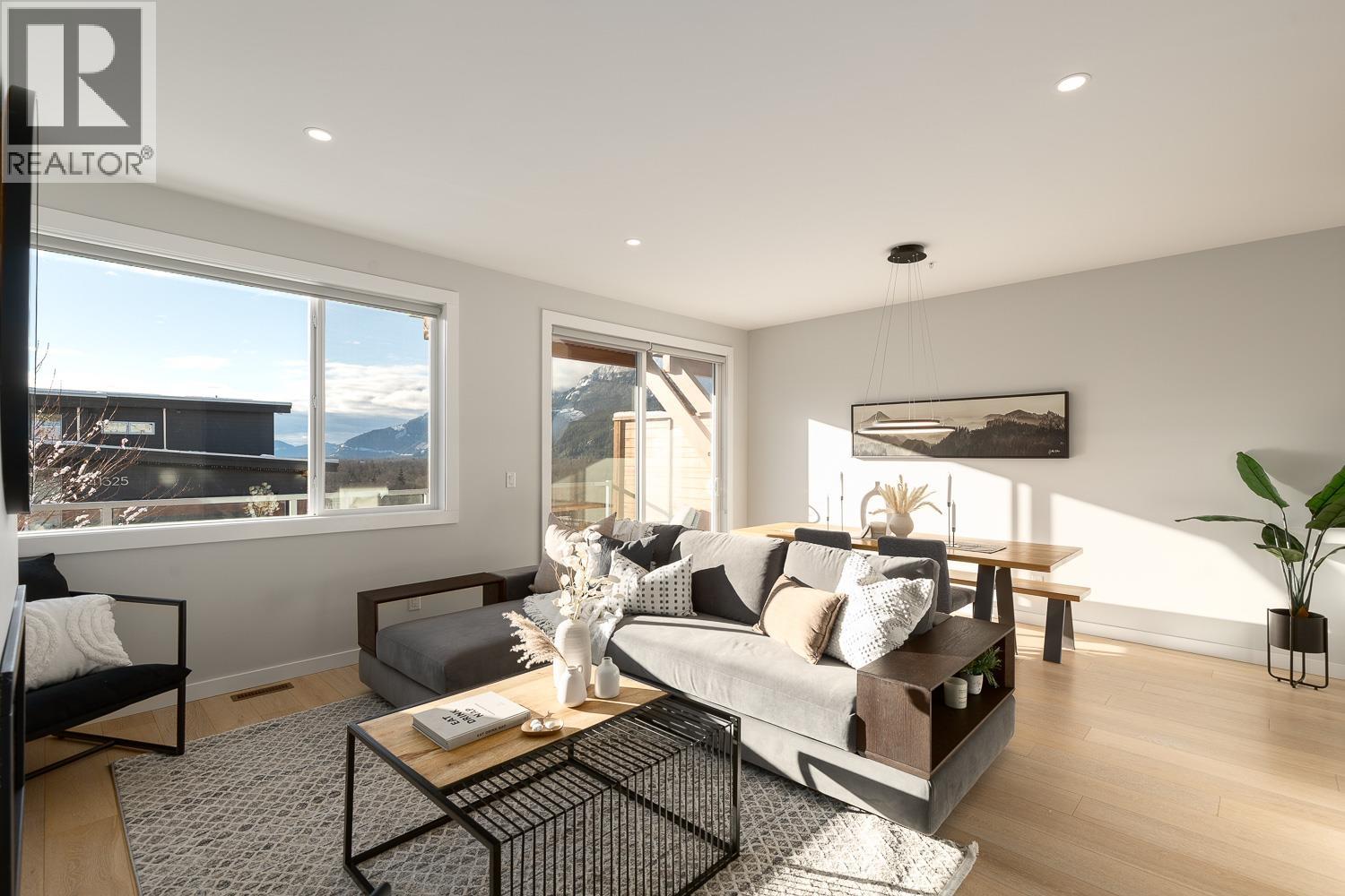 41324 HORIZON DRIVE, Squamish