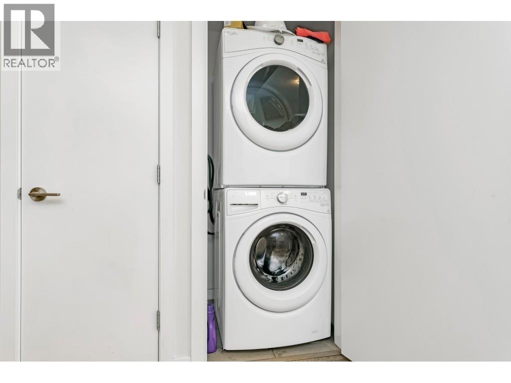 1401 112 E 13TH STREET, North Vancouver