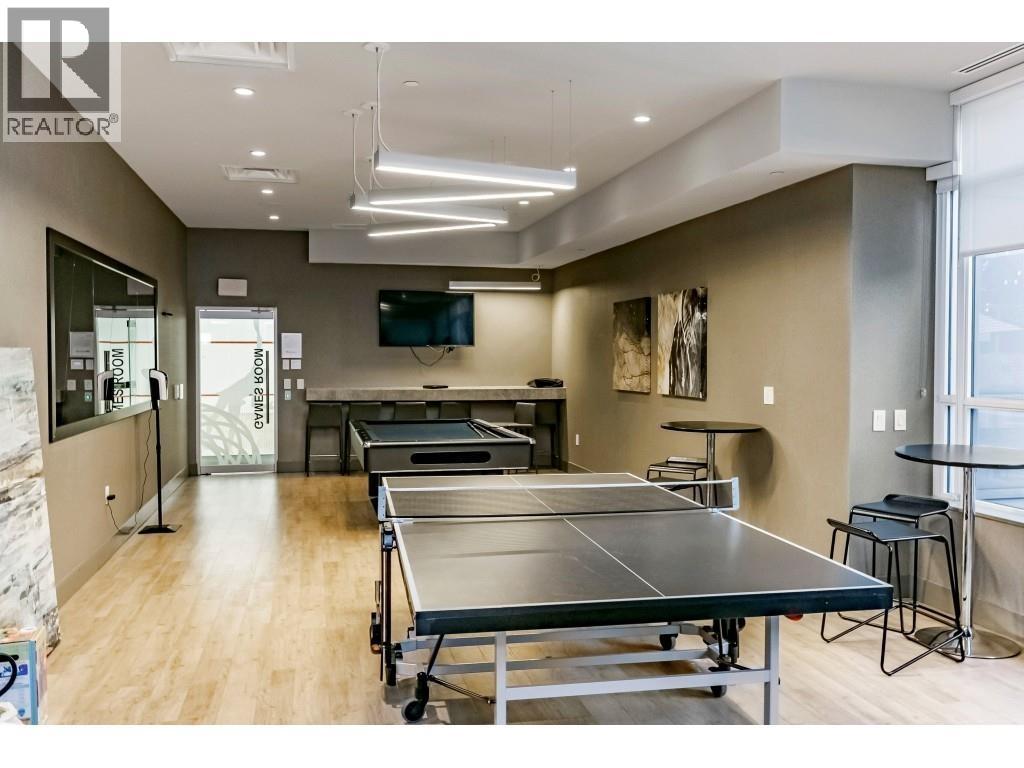 1401 112 E 13TH STREET, North Vancouver