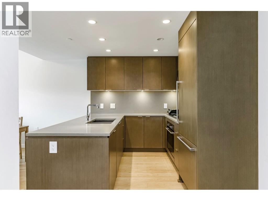 1401 112 E 13TH STREET, North Vancouver