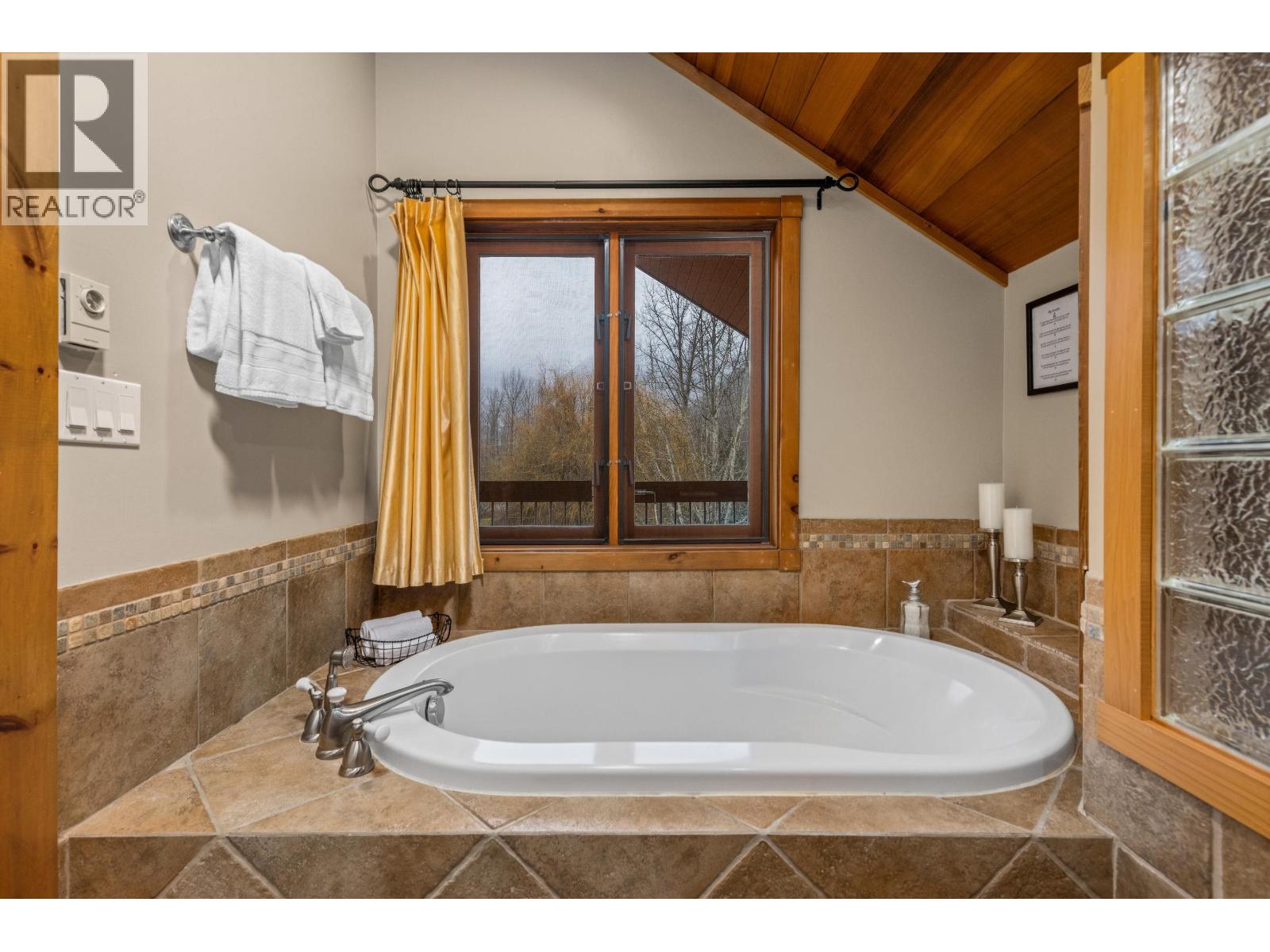 1539 PORTAGE ROAD, Pemberton