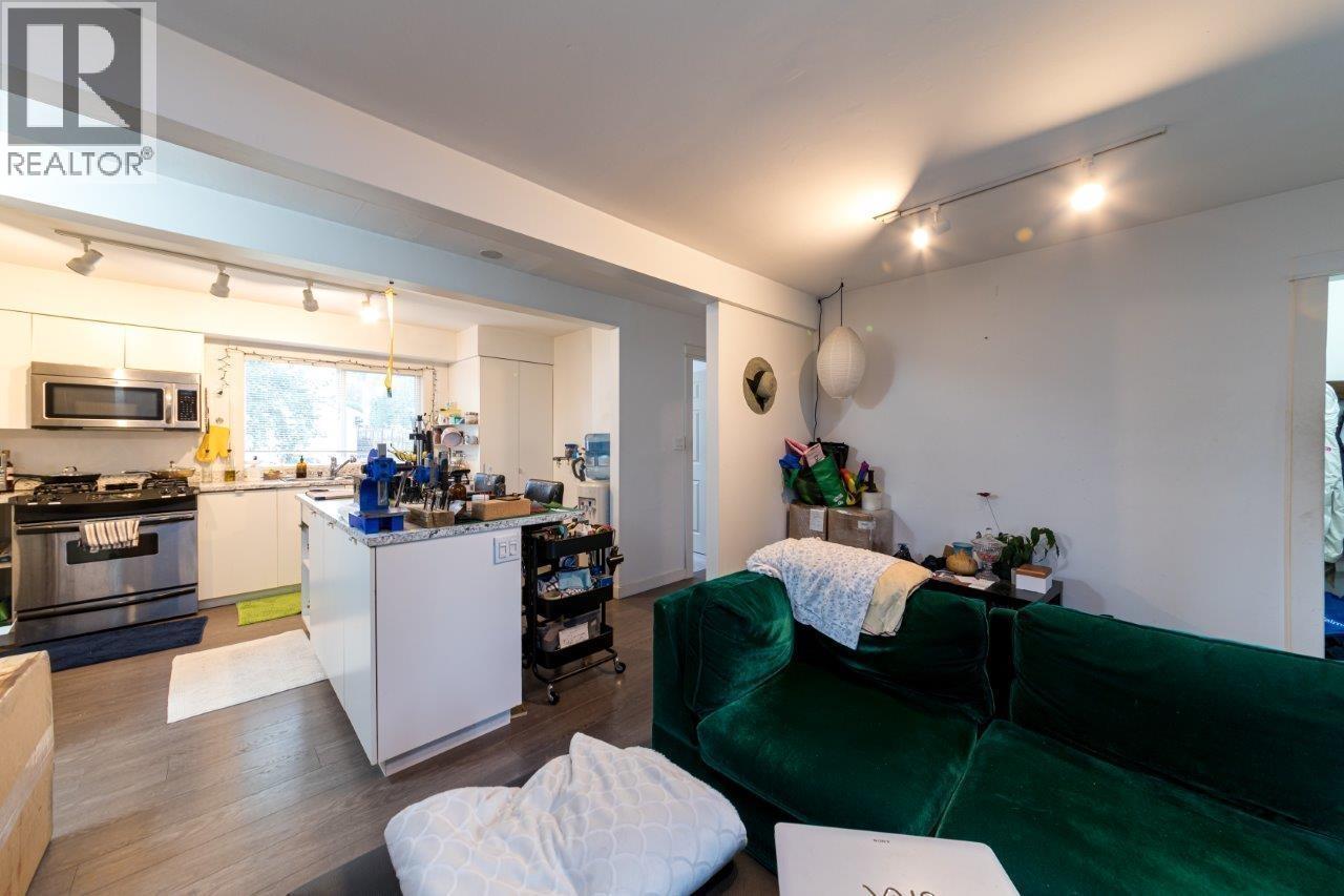 320 HOLMES STREET, New Westminster