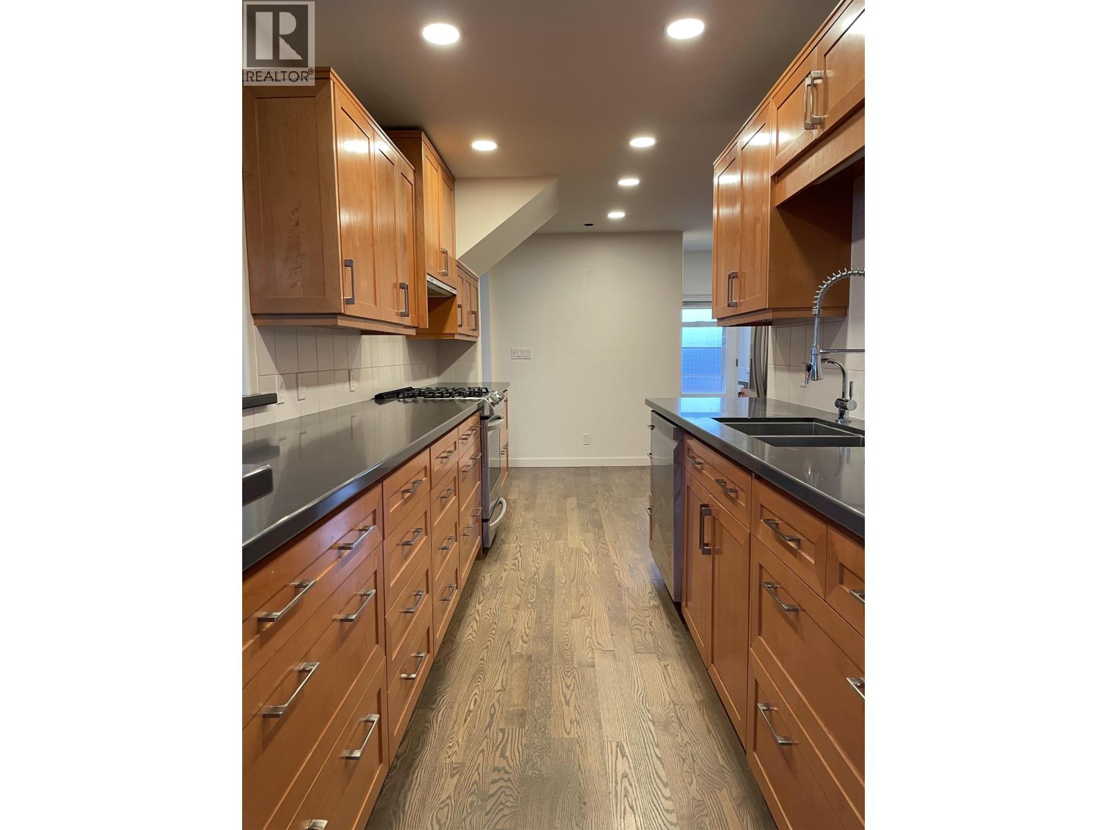 1188 ALDERSIDE Road - photo 2