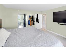 18851 74 Avenue, Surrey, BC V4N6C3 Photo 9