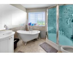 18851 74 Avenue, Surrey, BC V4N6C3 Photo 10