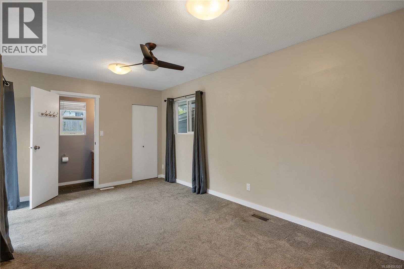 736 Nancy Greene Dr, Campbell River