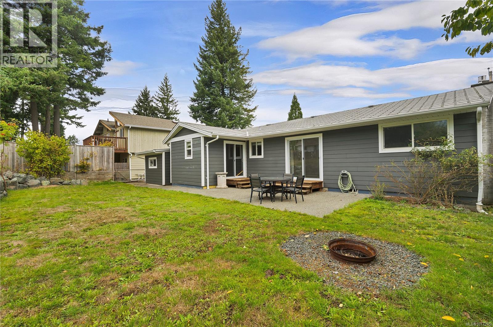 736 Nancy Greene Dr, Campbell River