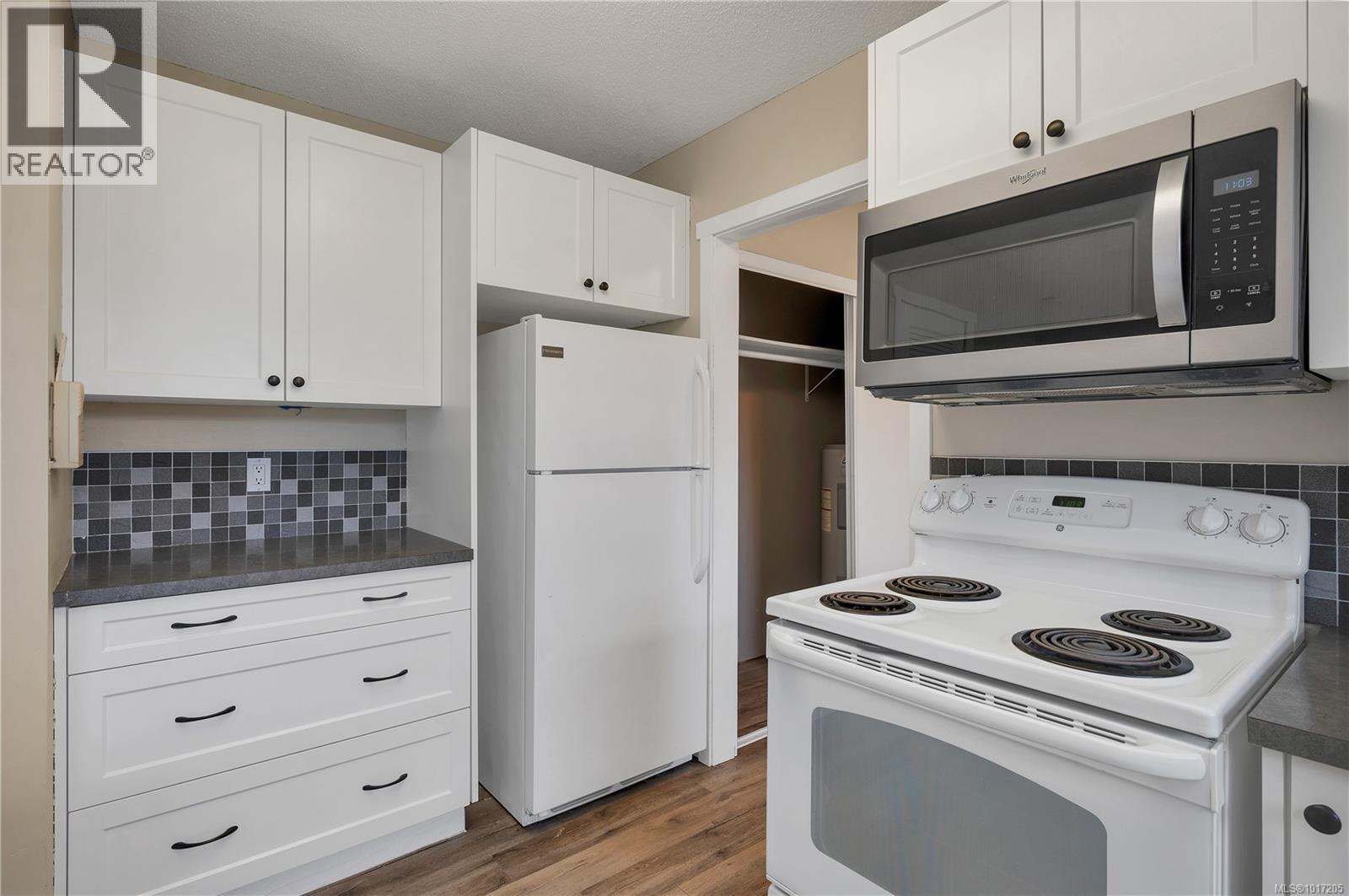 736 Nancy Greene Dr, Campbell River