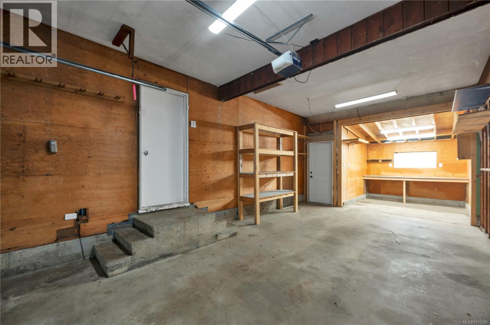 736 Nancy Greene Dr, Campbell River