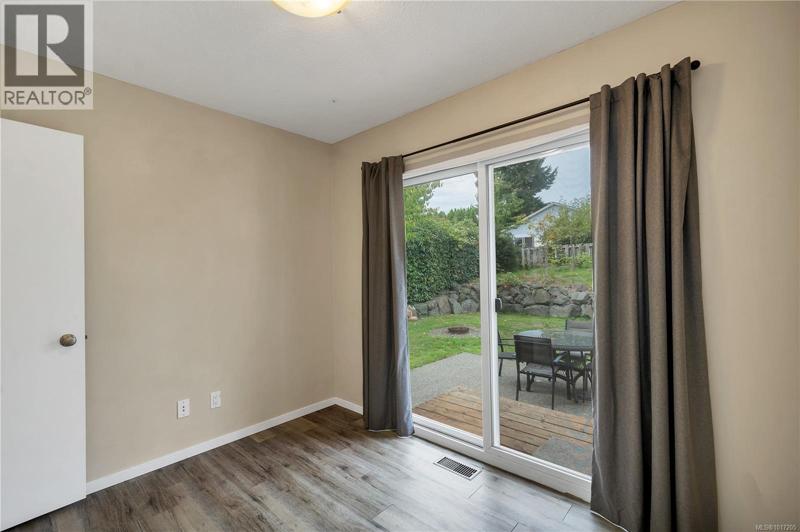 736 Nancy Greene Dr, Campbell River