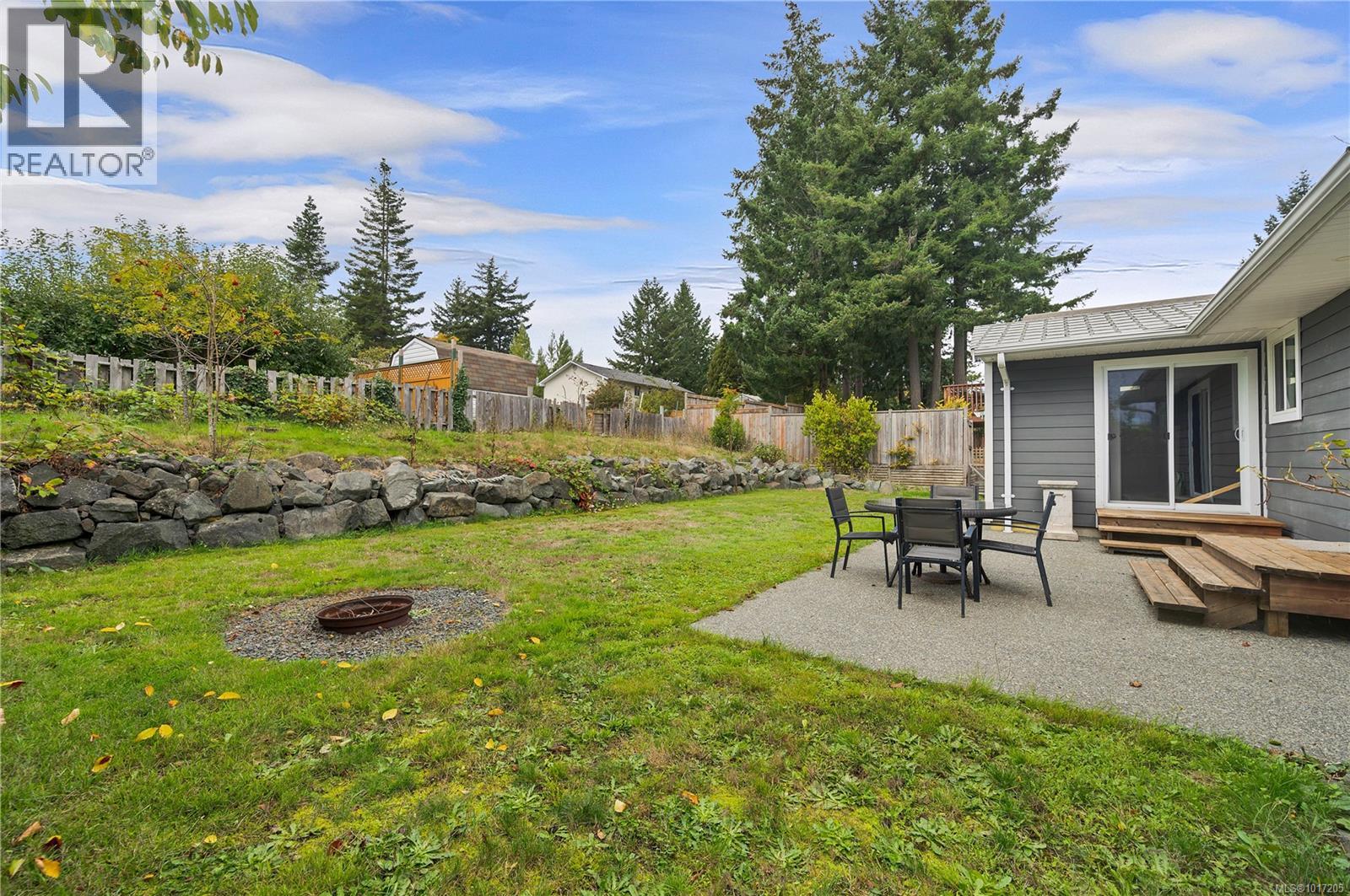 736 Nancy Greene Dr, Campbell River