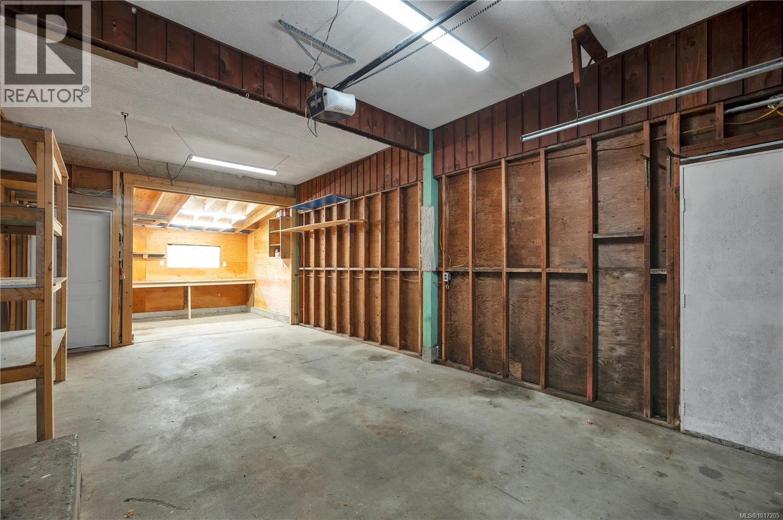 736 Nancy Greene Dr, Campbell River