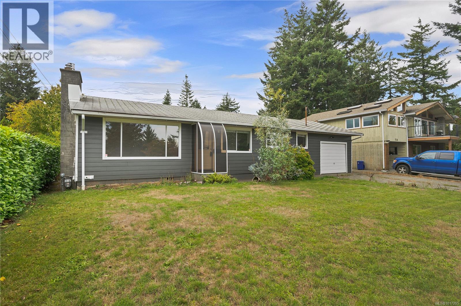 736 Nancy Greene Dr, Campbell River