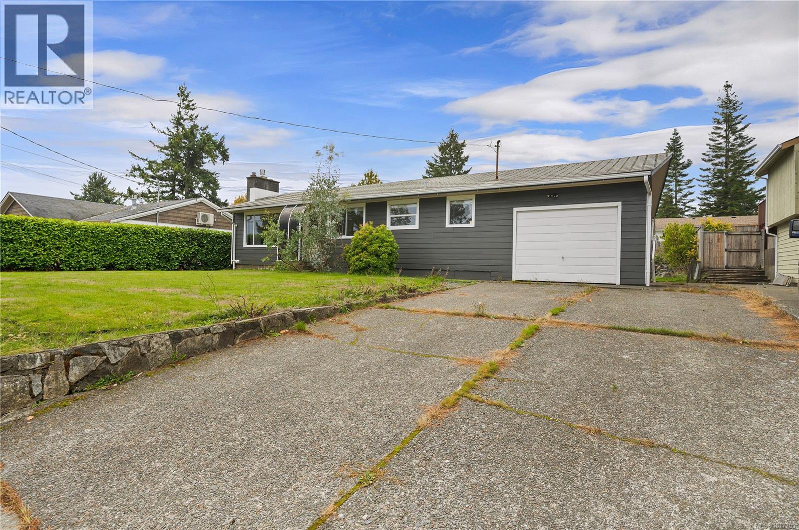 736 Nancy Greene Dr, Campbell River