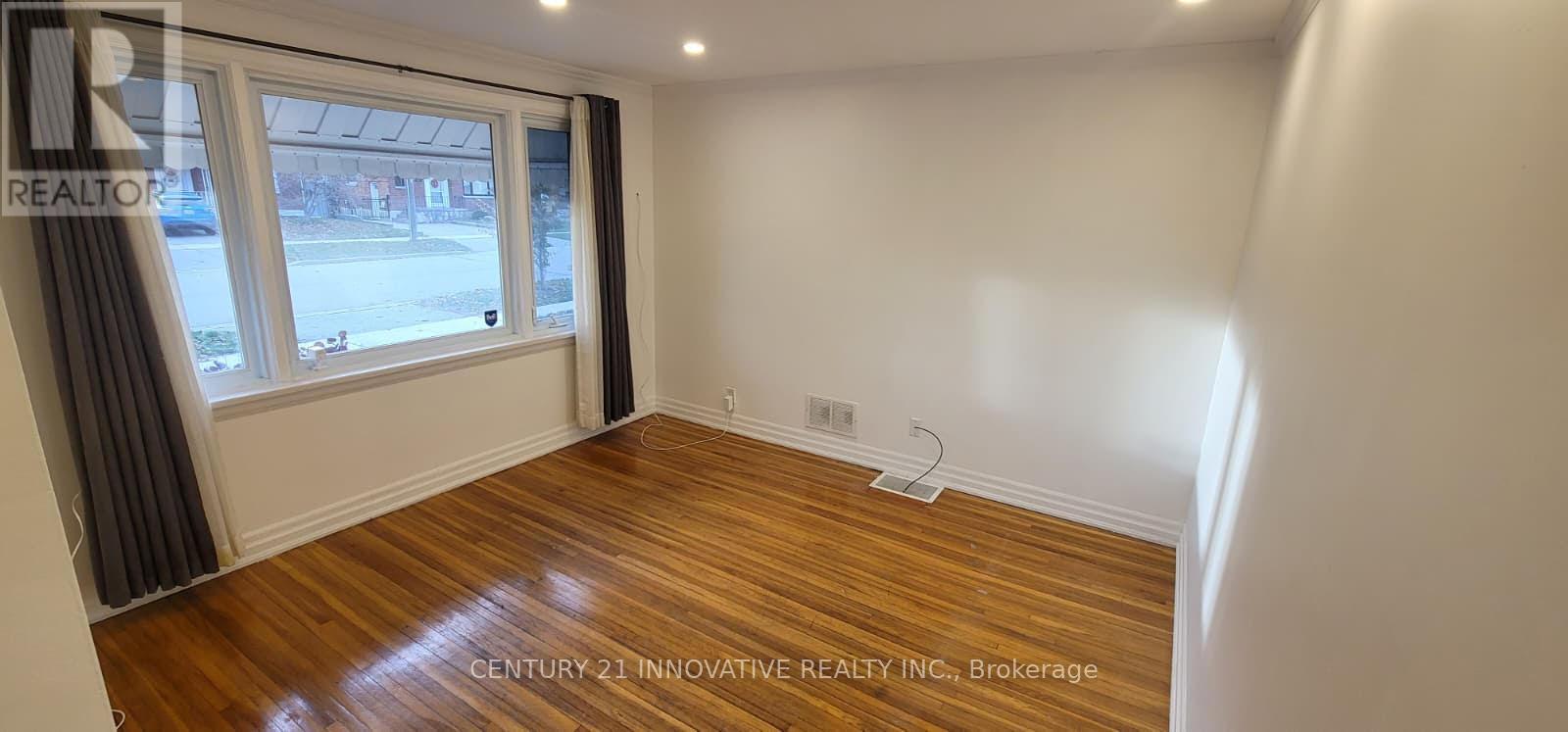 249 HIGHLAND AVENUE - Photo 4 of 28, Oshawa (Central), Ontario