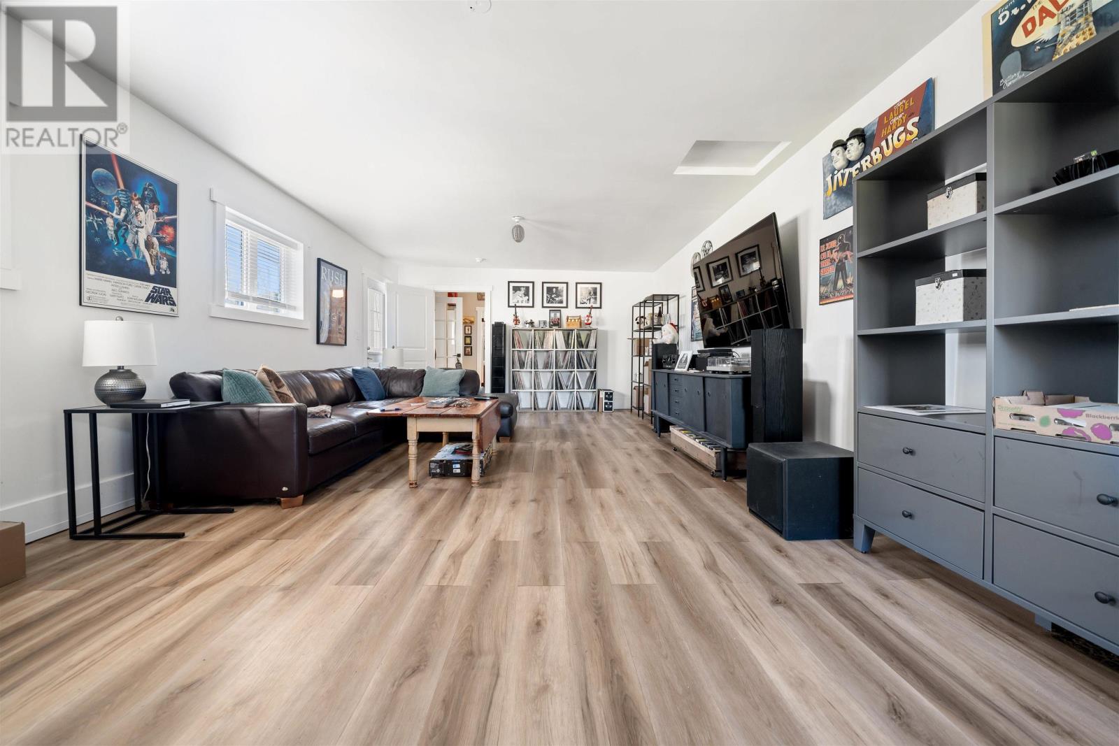 Property 20 of 48 of 51 BLACK Street