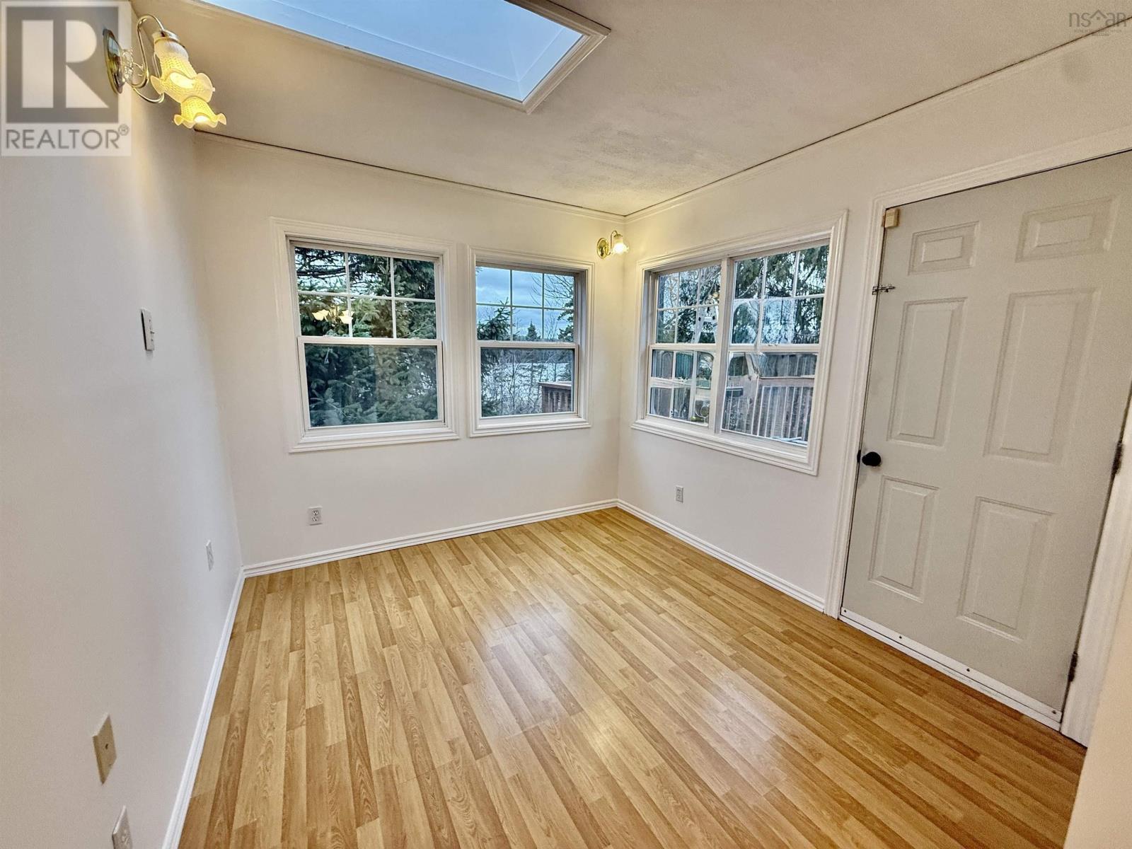 Property 10 of 28 of 16 Mathers Court