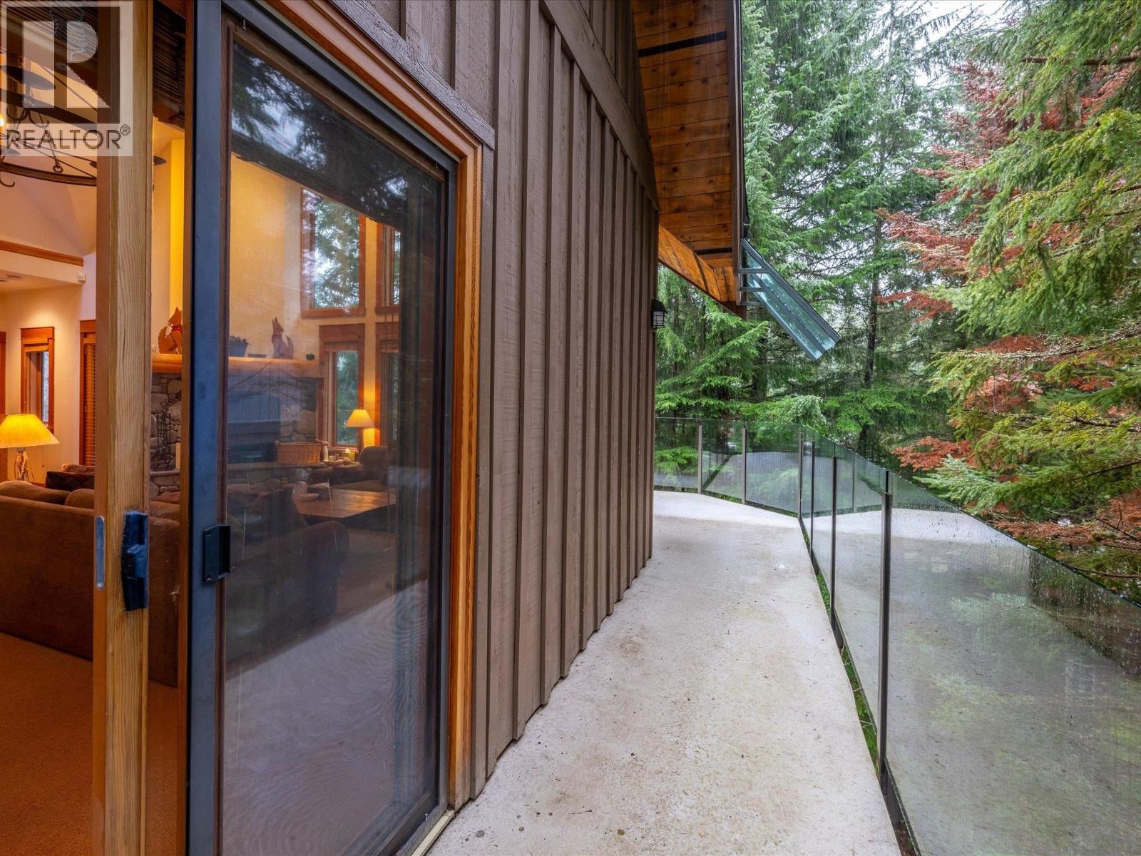 6238 PALMER DRIVE, Whistler