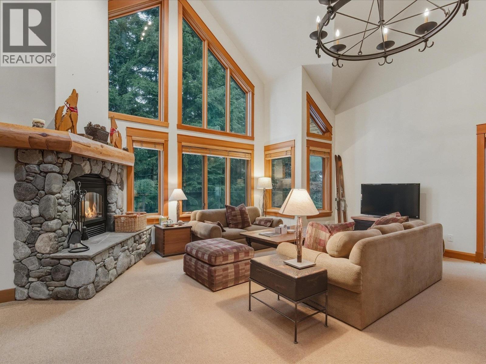 6238 PALMER DRIVE, Whistler