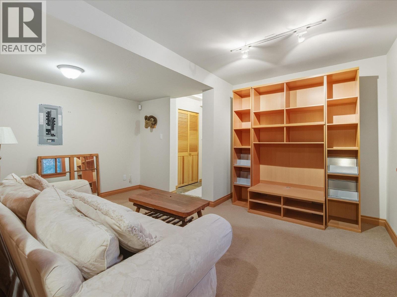 6238 PALMER DRIVE, Whistler