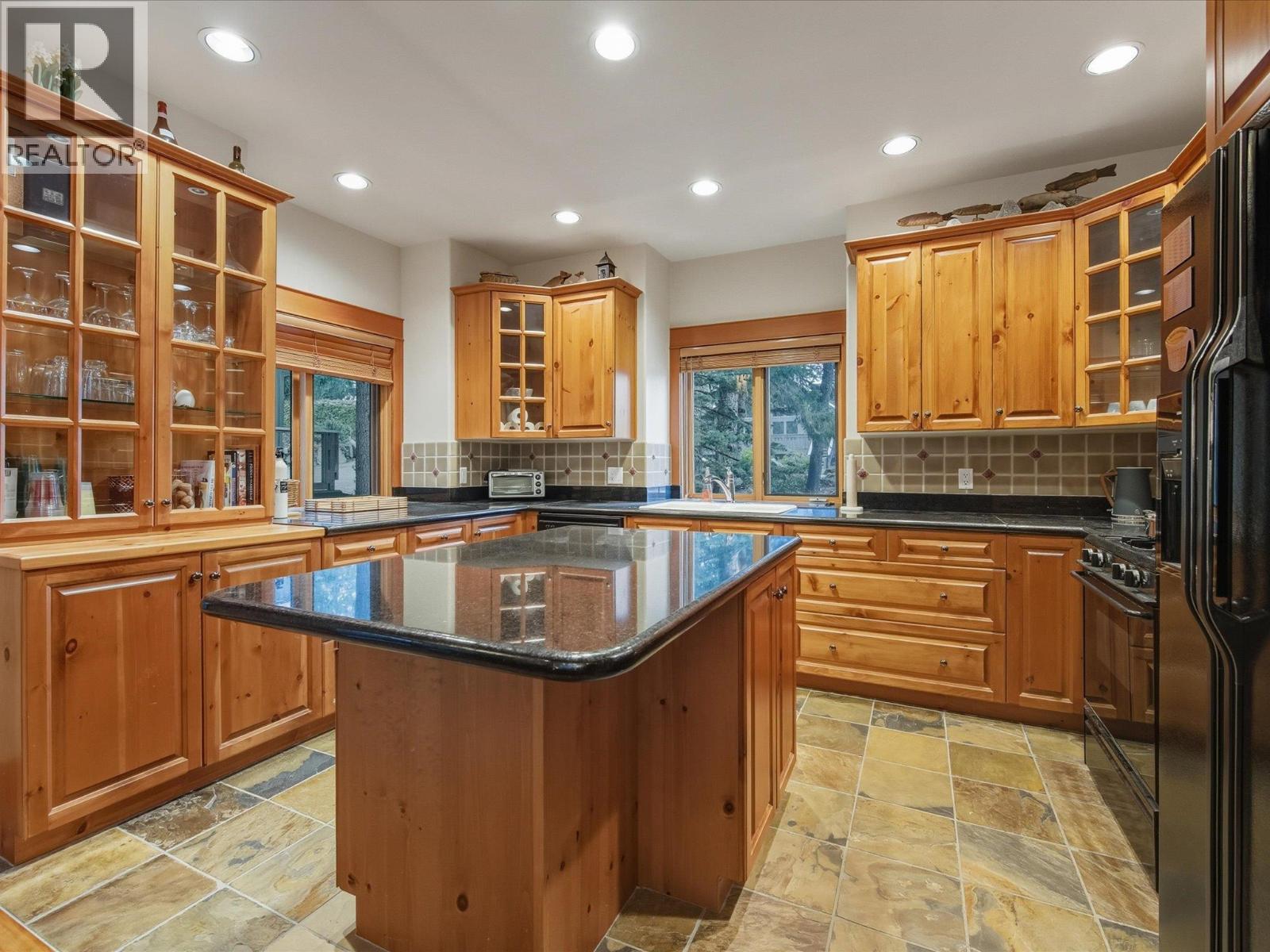 6238 PALMER DRIVE, Whistler