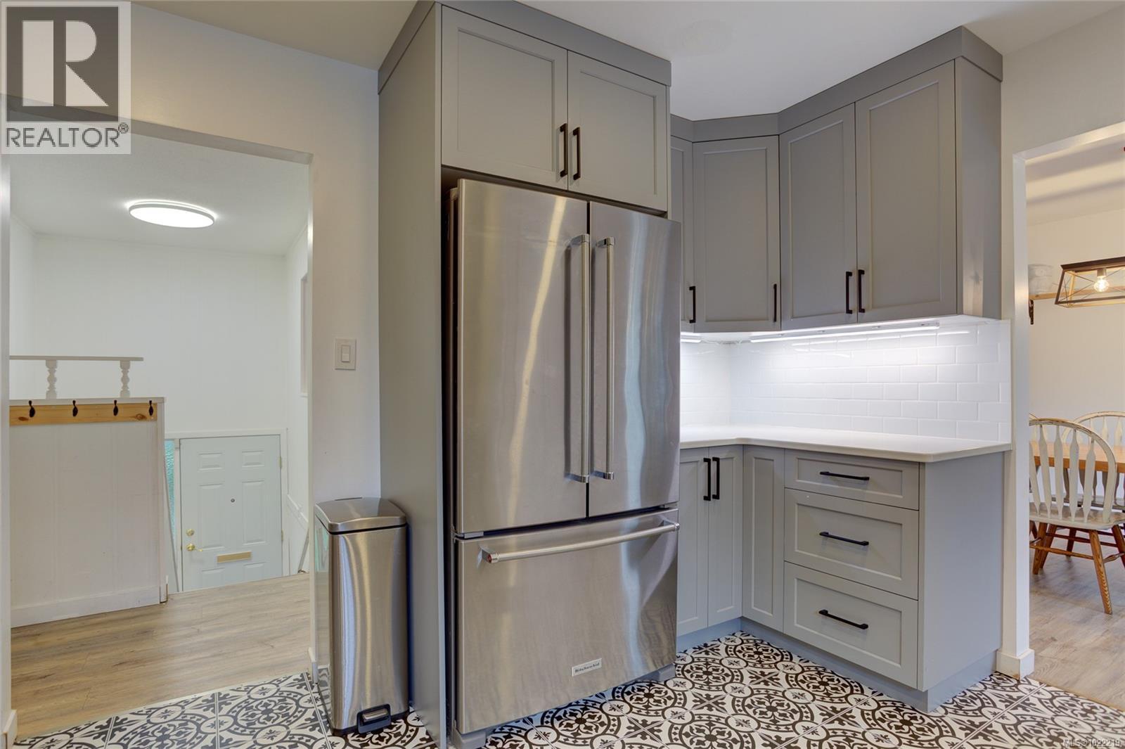 5795 Valleyview Rd, Duncan