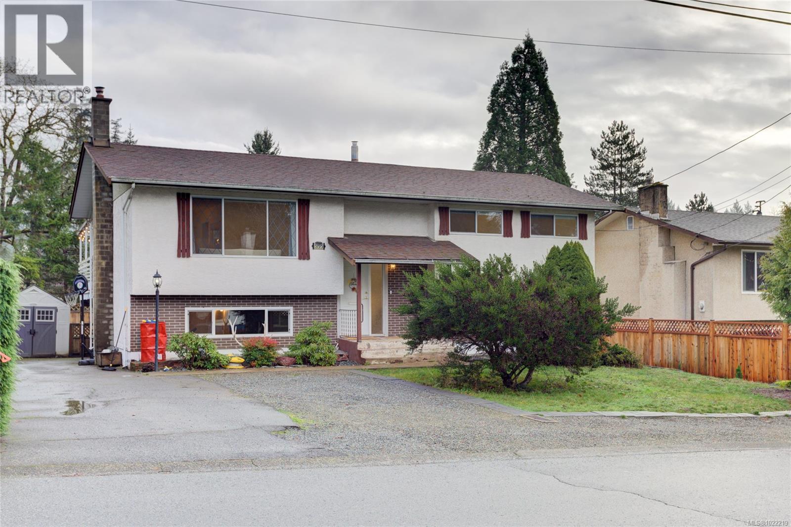 5795 Valleyview Rd, Duncan