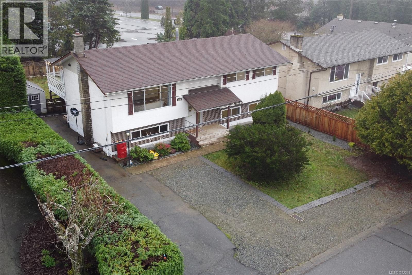 5795 Valleyview Rd, Duncan