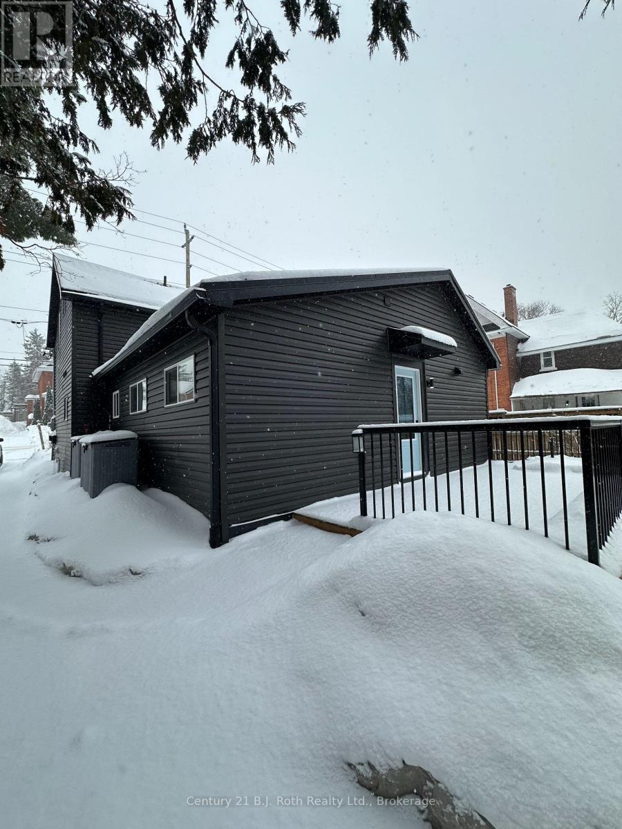 274 Mississaga Unit Unit C photo 3