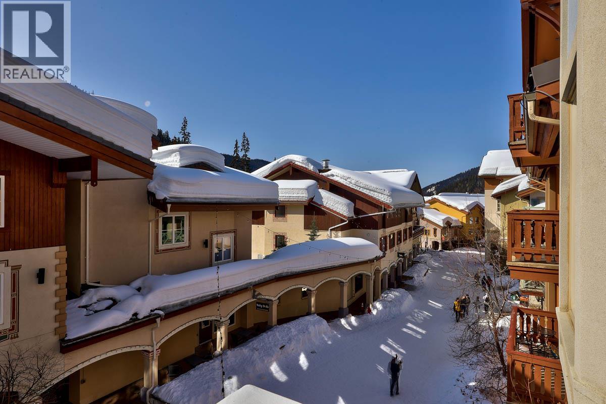 #1305B 3250 VILLAGE WAY - 11