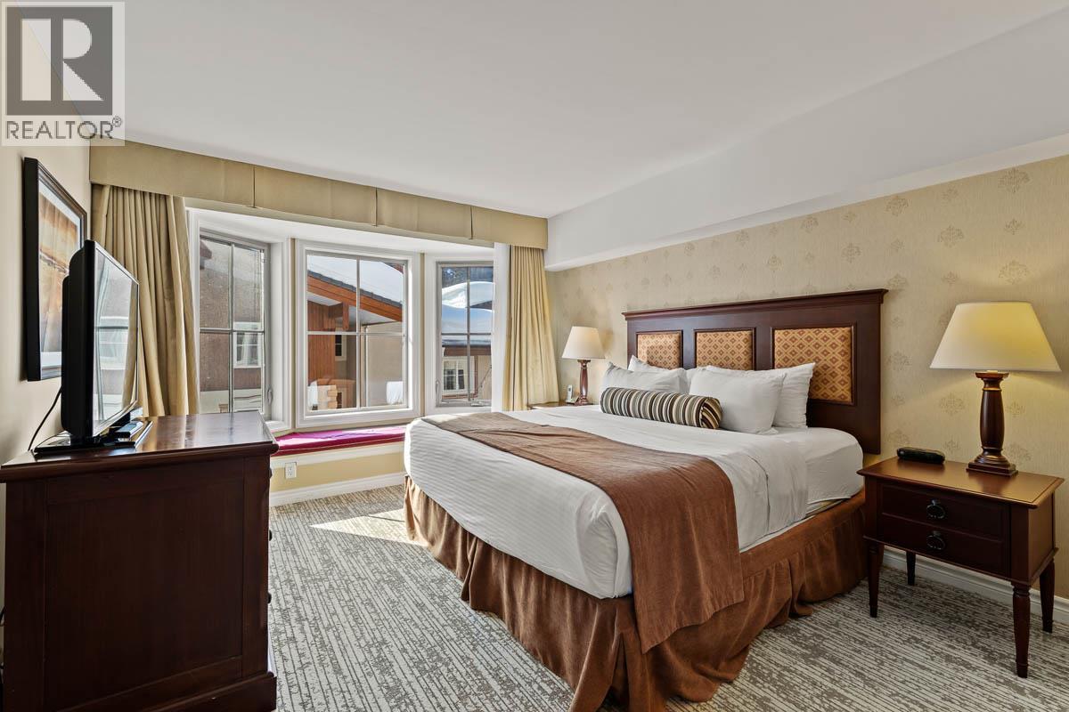 #1305B 3250 VILLAGE WAY - 14