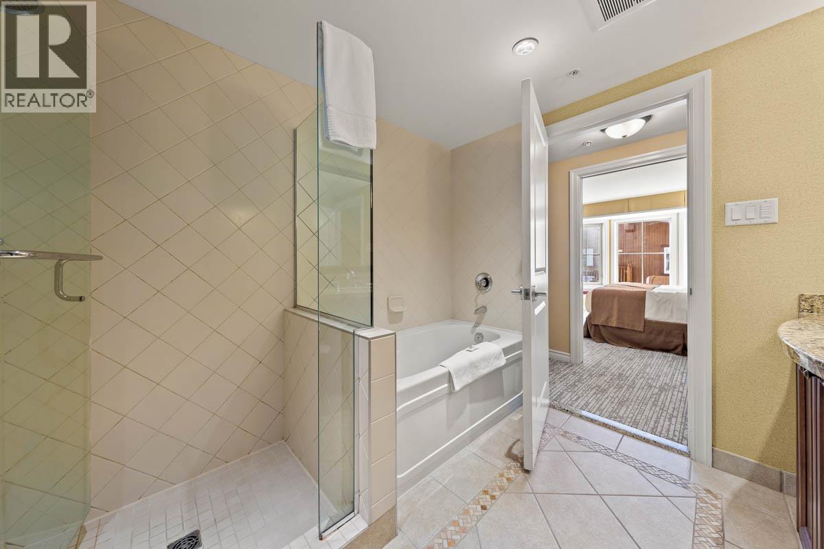 #1305B 3250 VILLAGE WAY - 19