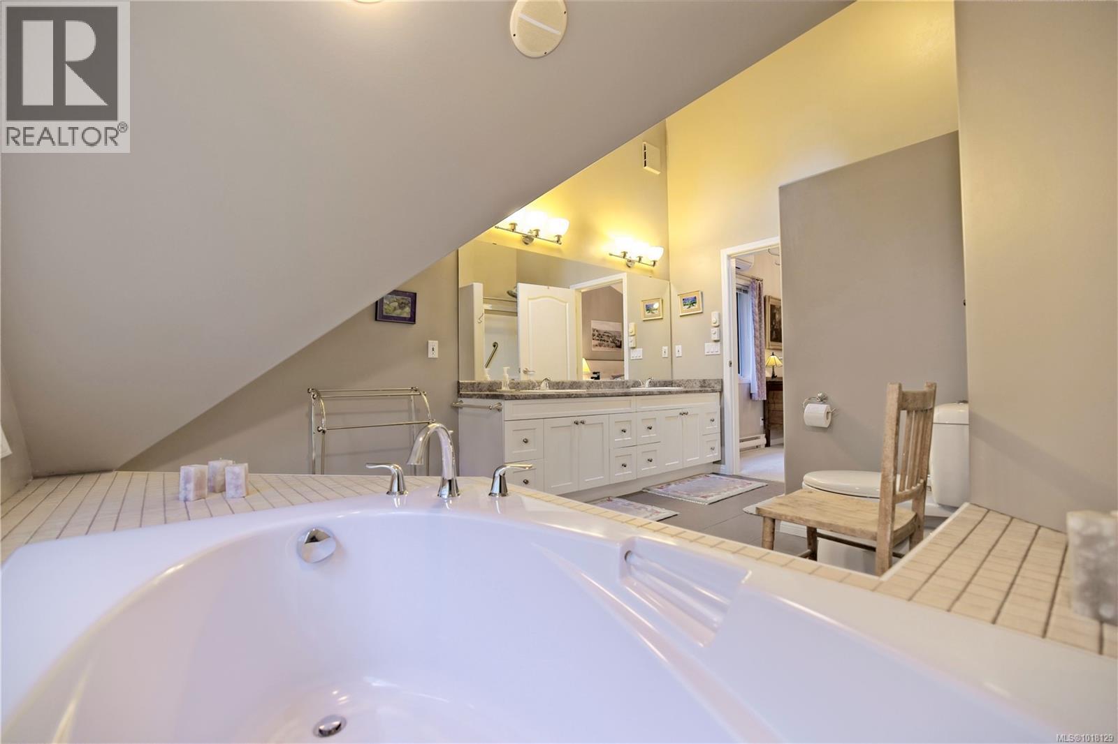 178 Elizabeth Dr, Salt Spring