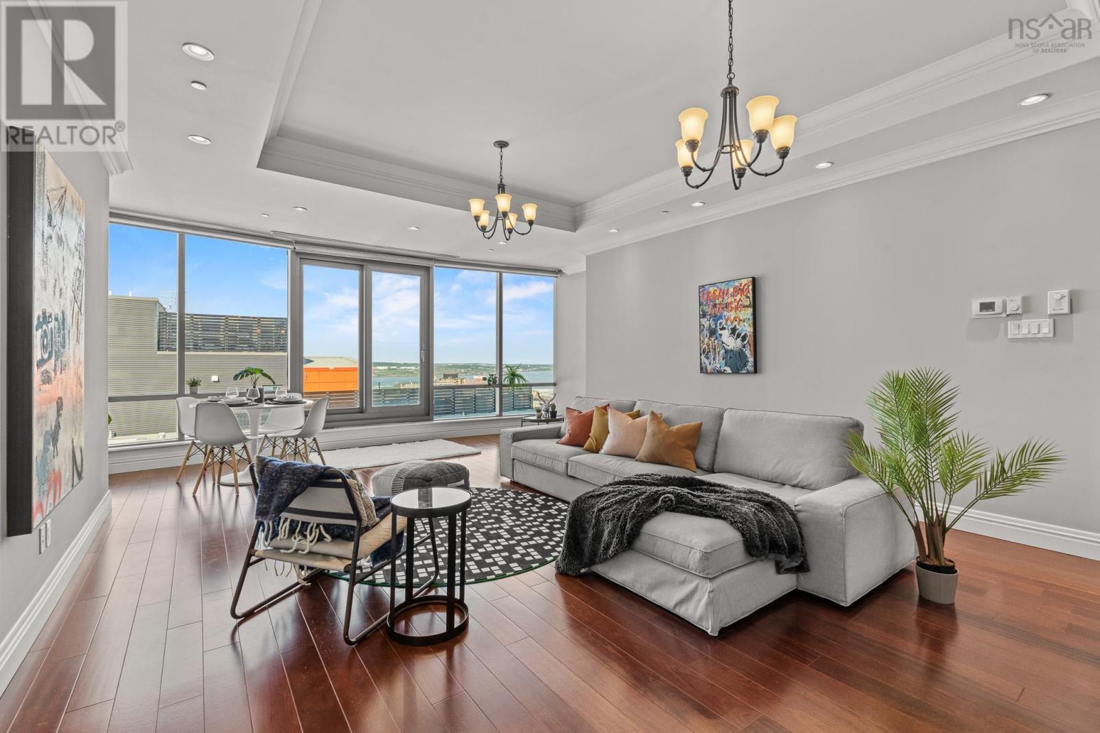 Property 3 of 49 of 1703 1445 South Park Street