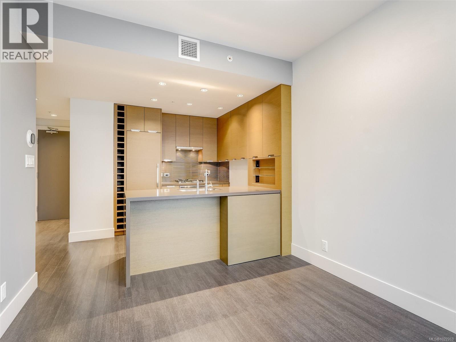 1007 83 Saghalie Road, Victoria