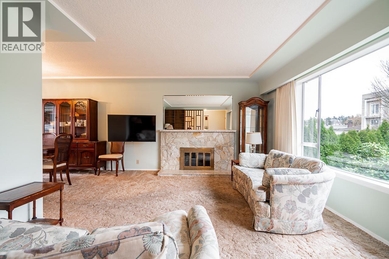 6779 ELWELL STREET, Burnaby