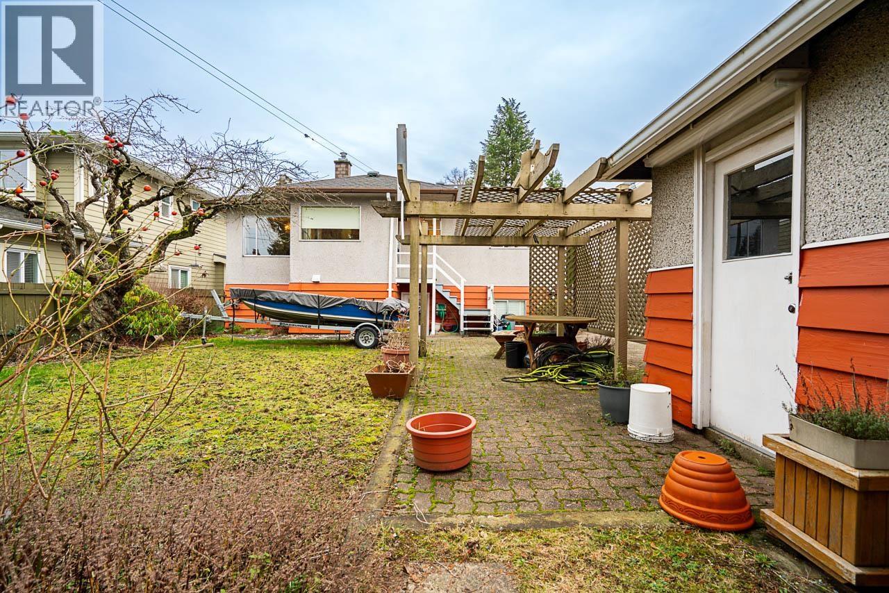 6779 ELWELL STREET, Burnaby