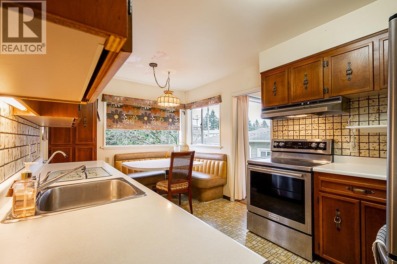 6779 ELWELL STREET, Burnaby