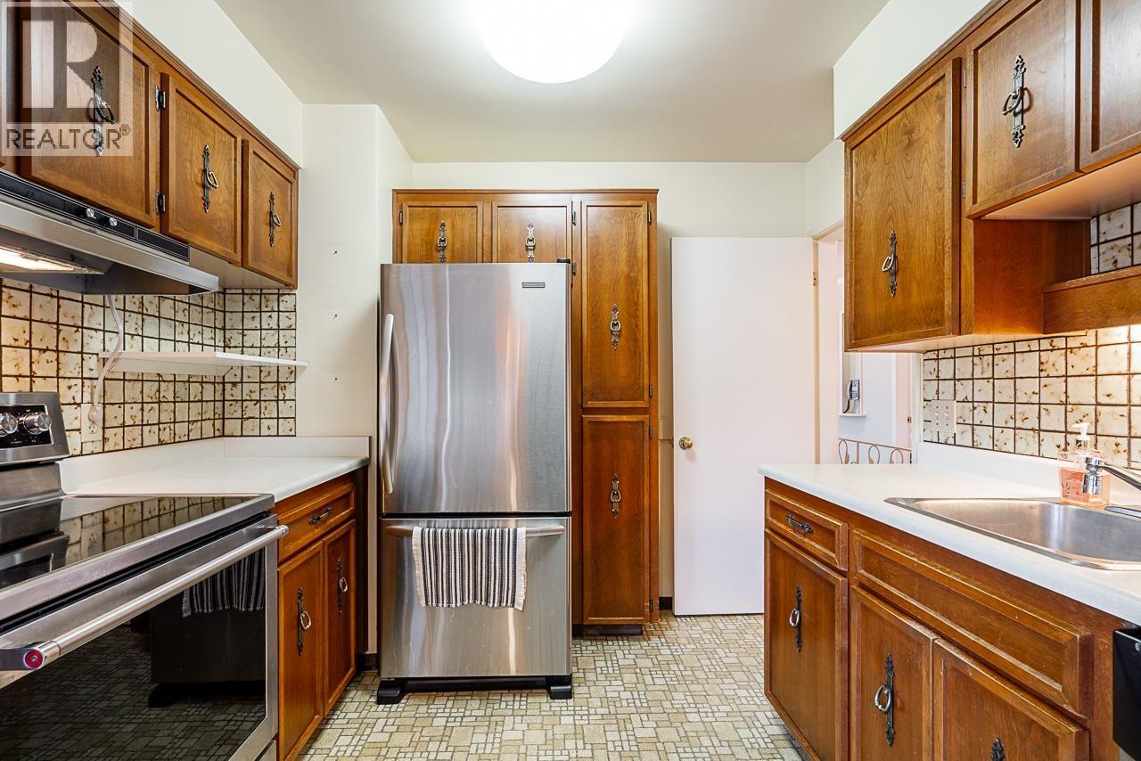 6779 ELWELL STREET, Burnaby