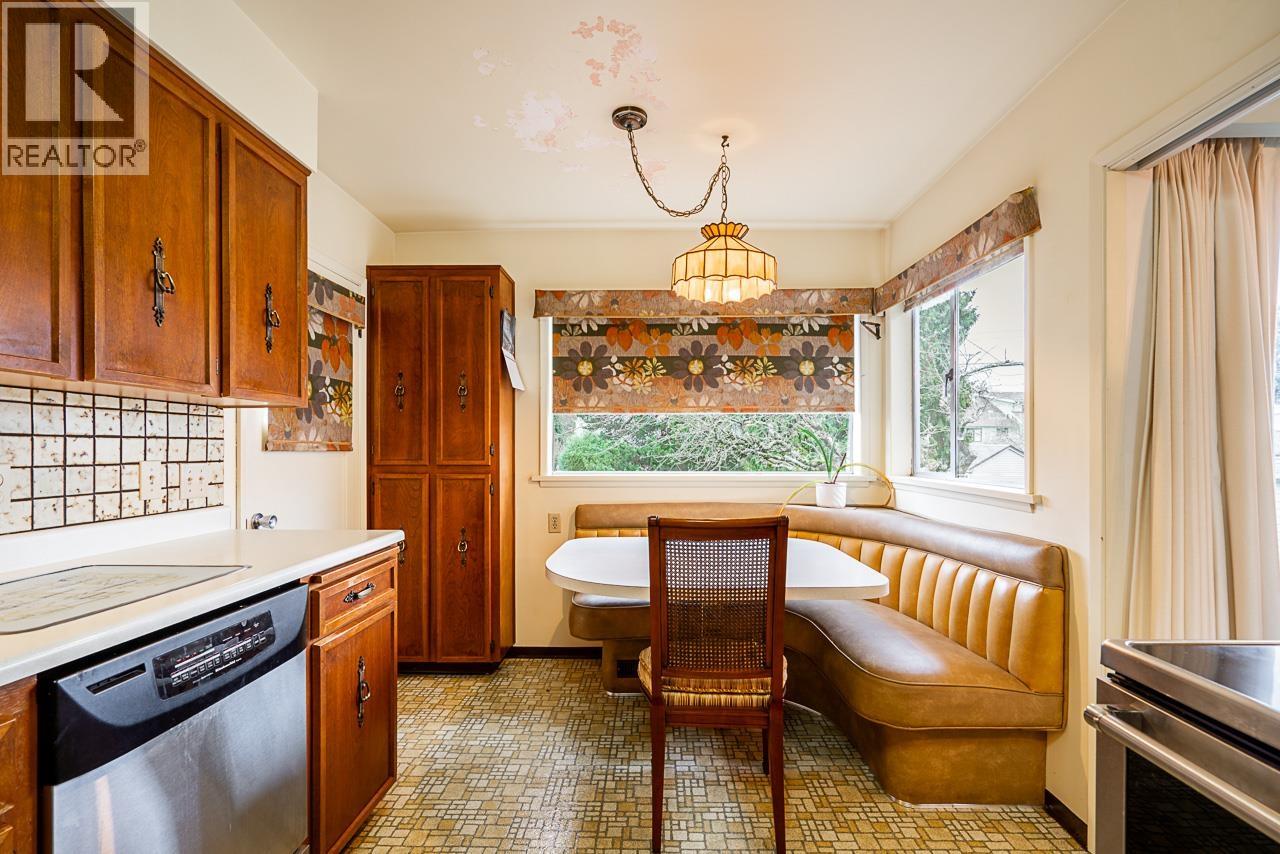 6779 ELWELL STREET, Burnaby