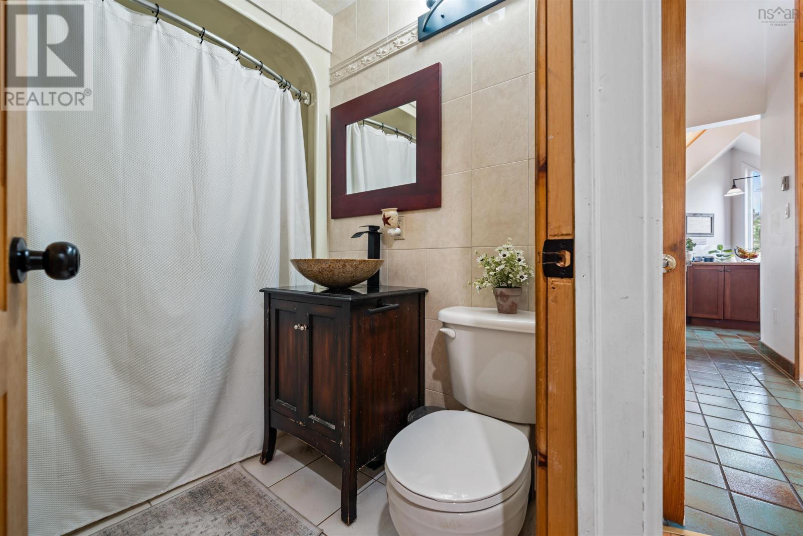 Property 20 of 49 of 1215 Hansford Road