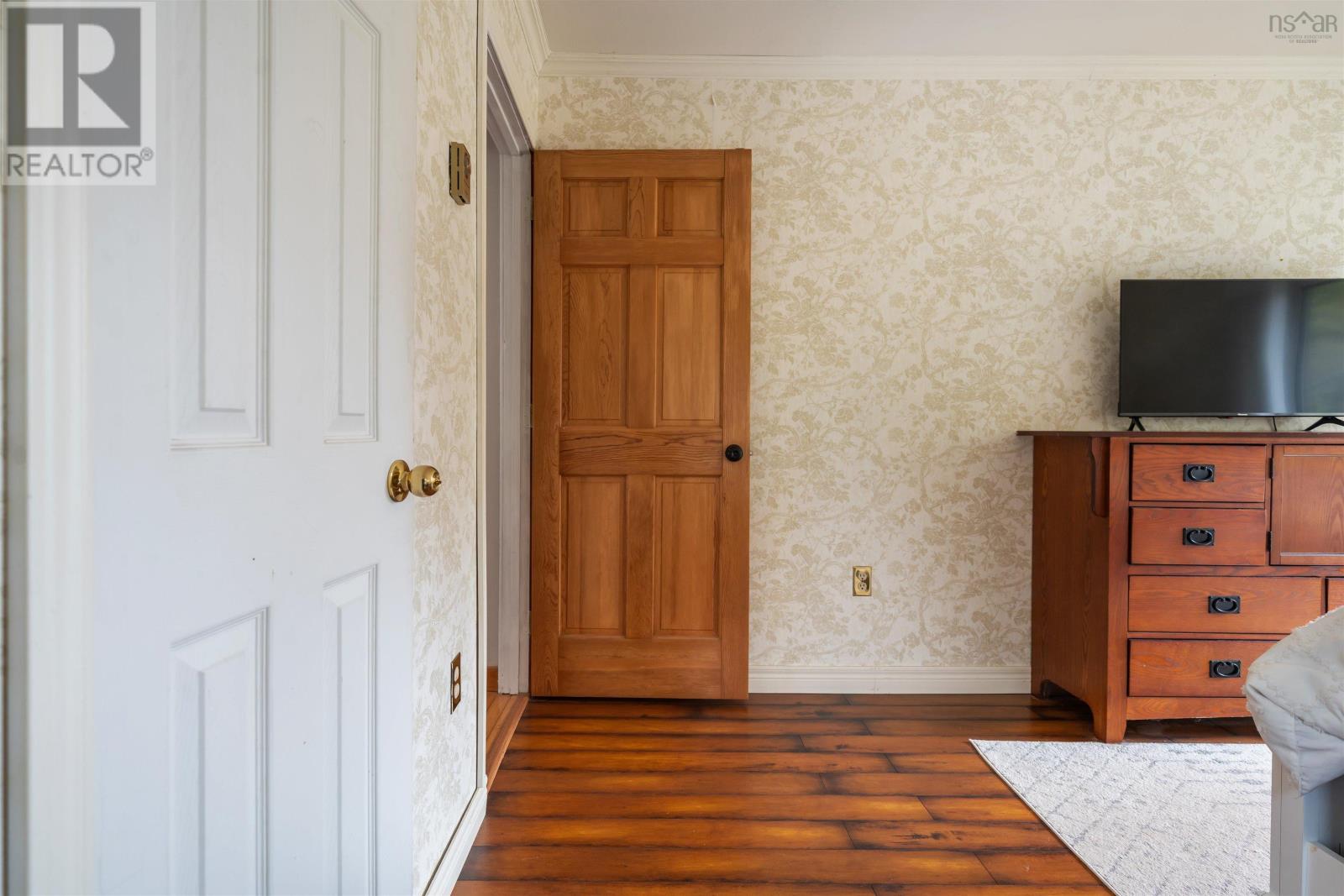 Property 27 of 49 of 1215 Hansford Road