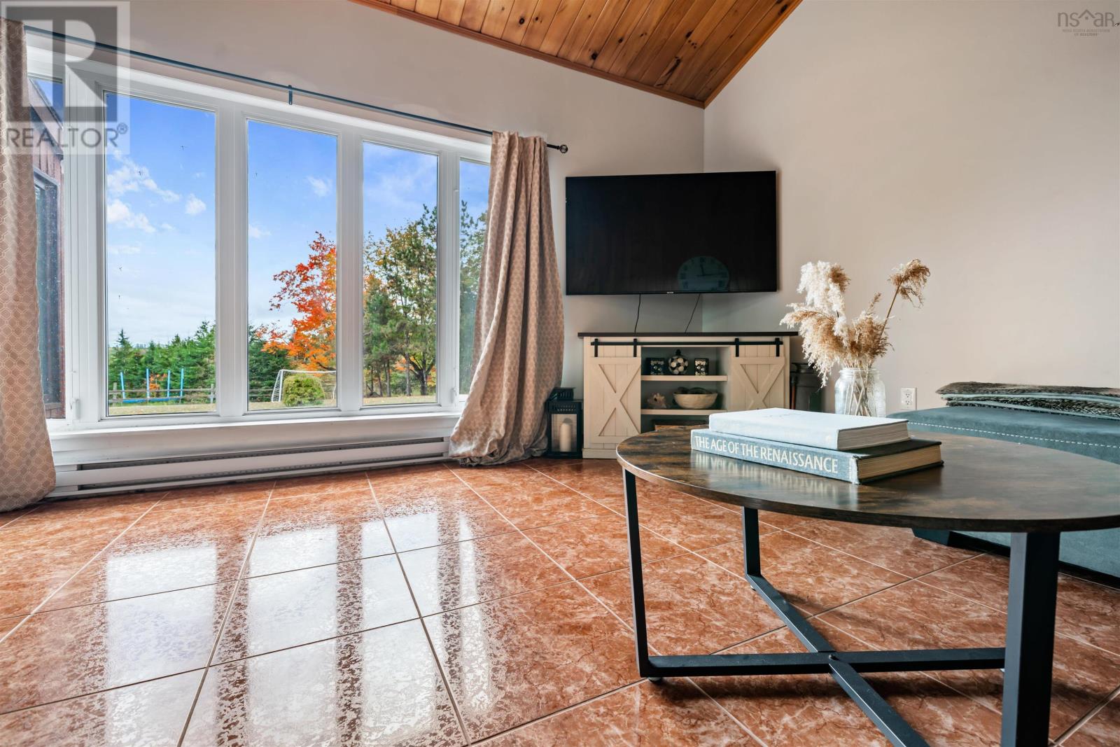 Property 32 of 49 of 1215 Hansford Road